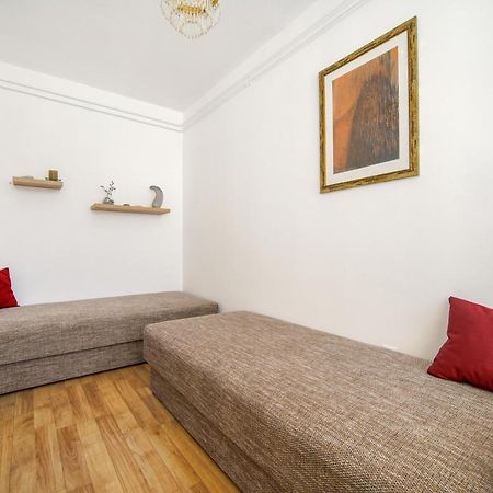 Illy Apartman Apartment Eger Bagian luar foto